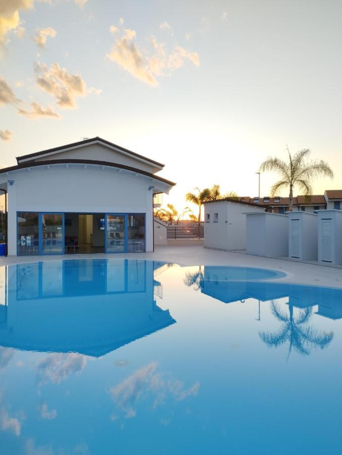 Icaro Residence Apartments With A Beautiful Pool Sant'Agata di Militello Eksteriør billede