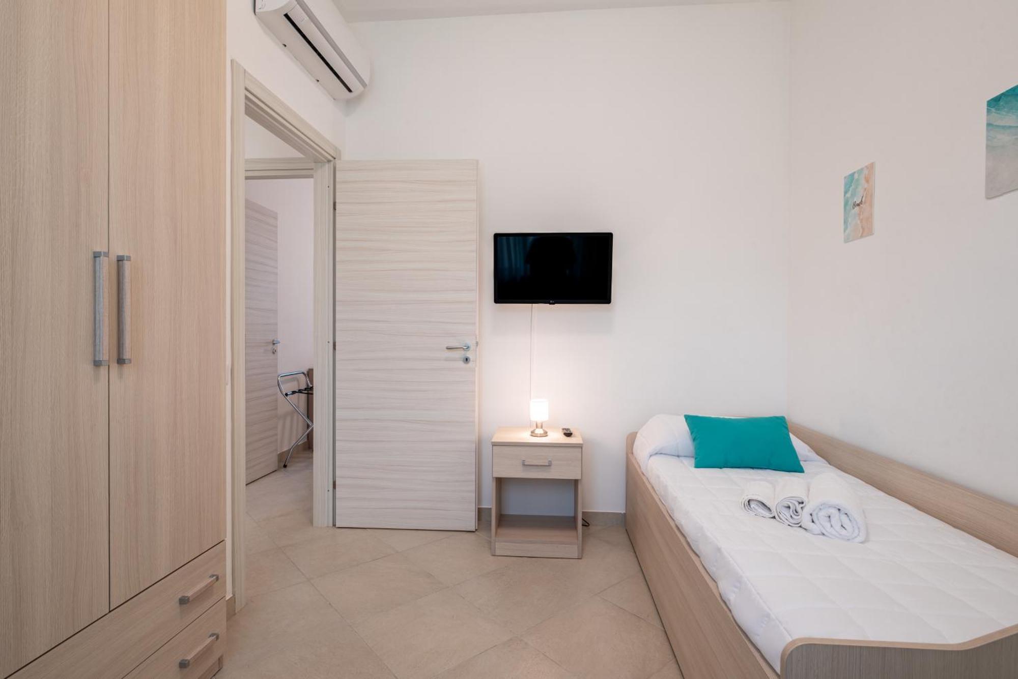 Icaro Residence Apartments With A Beautiful Pool Sant'Agata di Militello Eksteriør billede