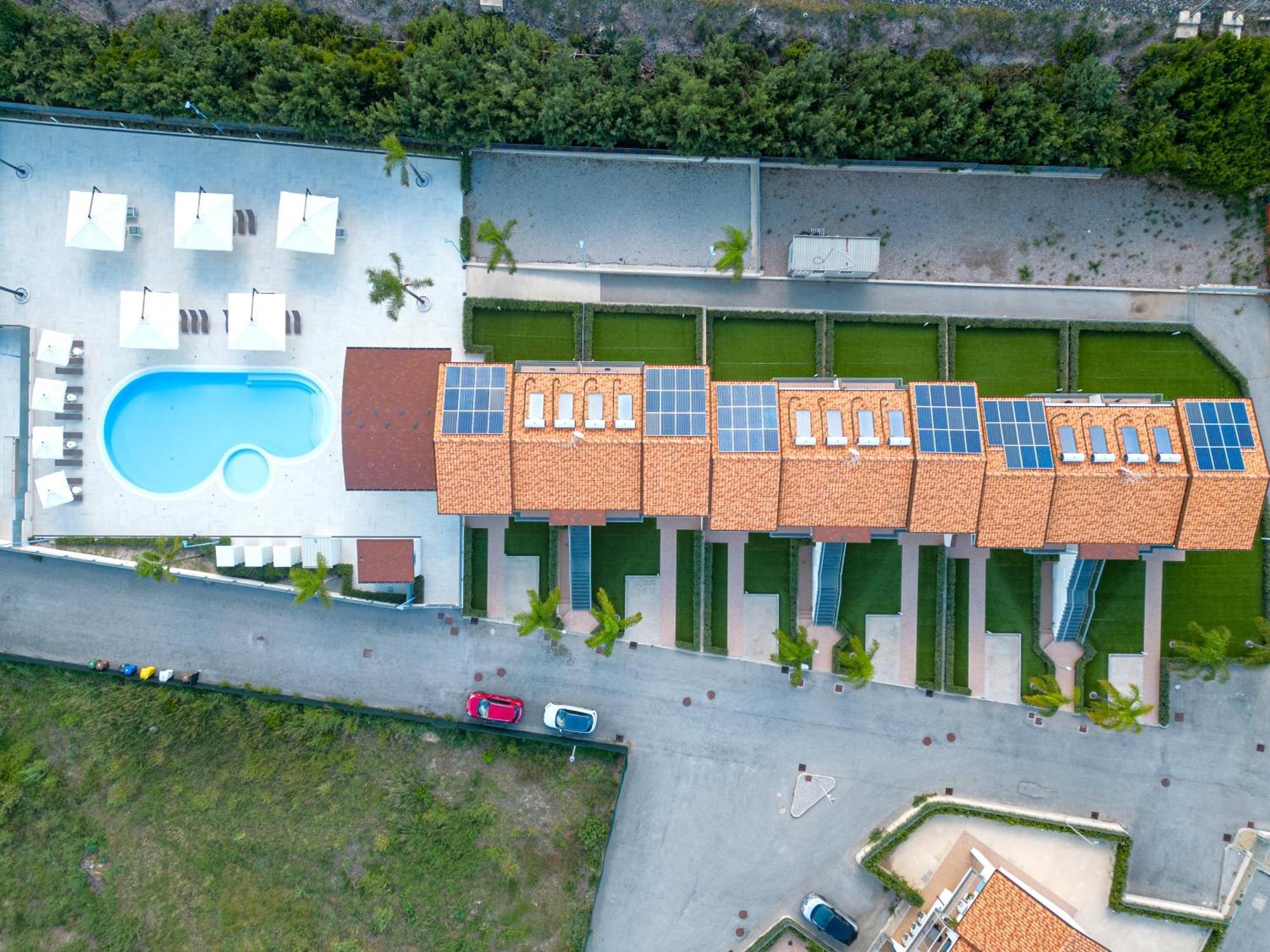 Icaro Residence Apartments With A Beautiful Pool Sant'Agata di Militello Eksteriør billede