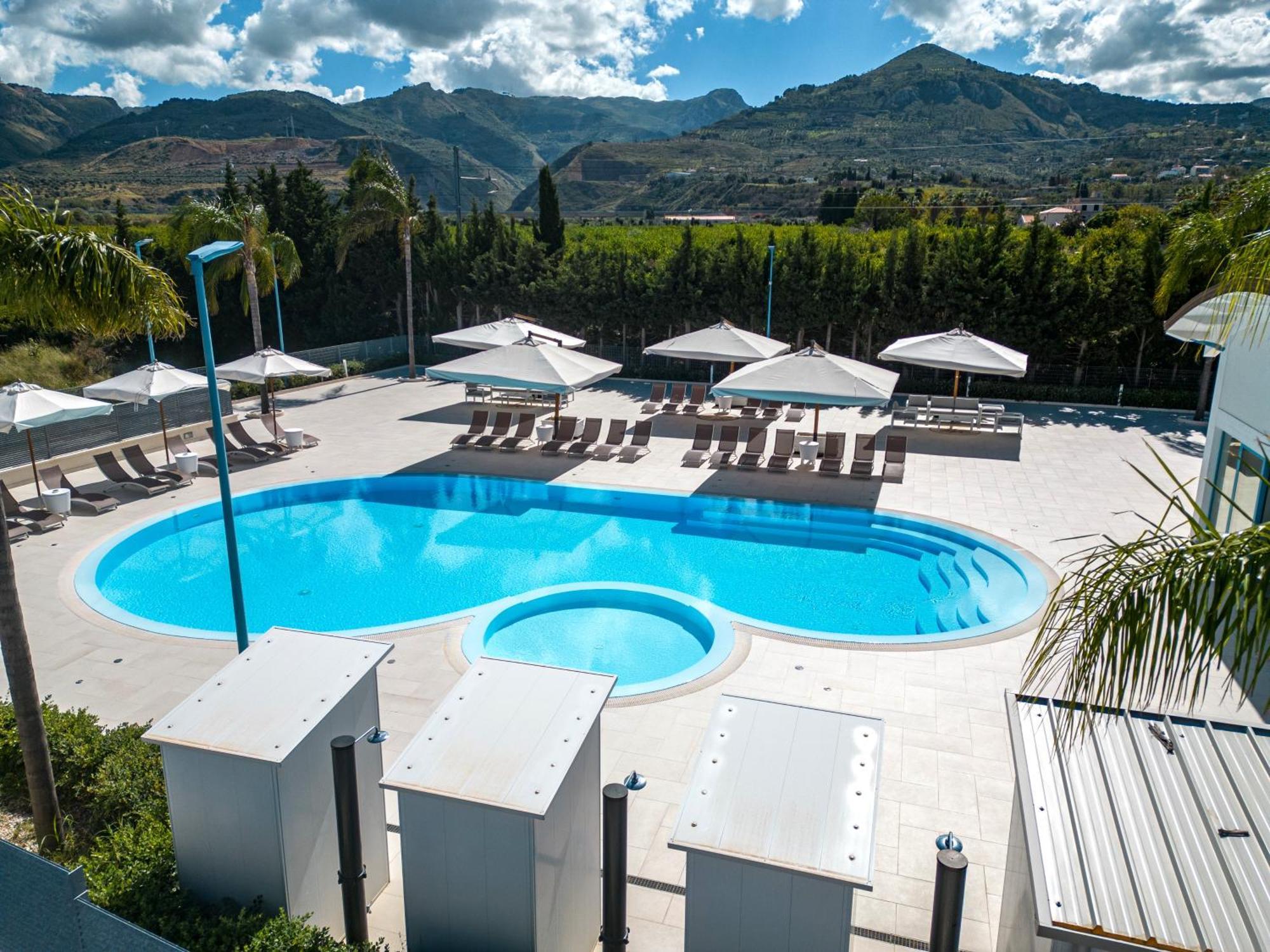 Icaro Residence Apartments With A Beautiful Pool Sant'Agata di Militello Eksteriør billede