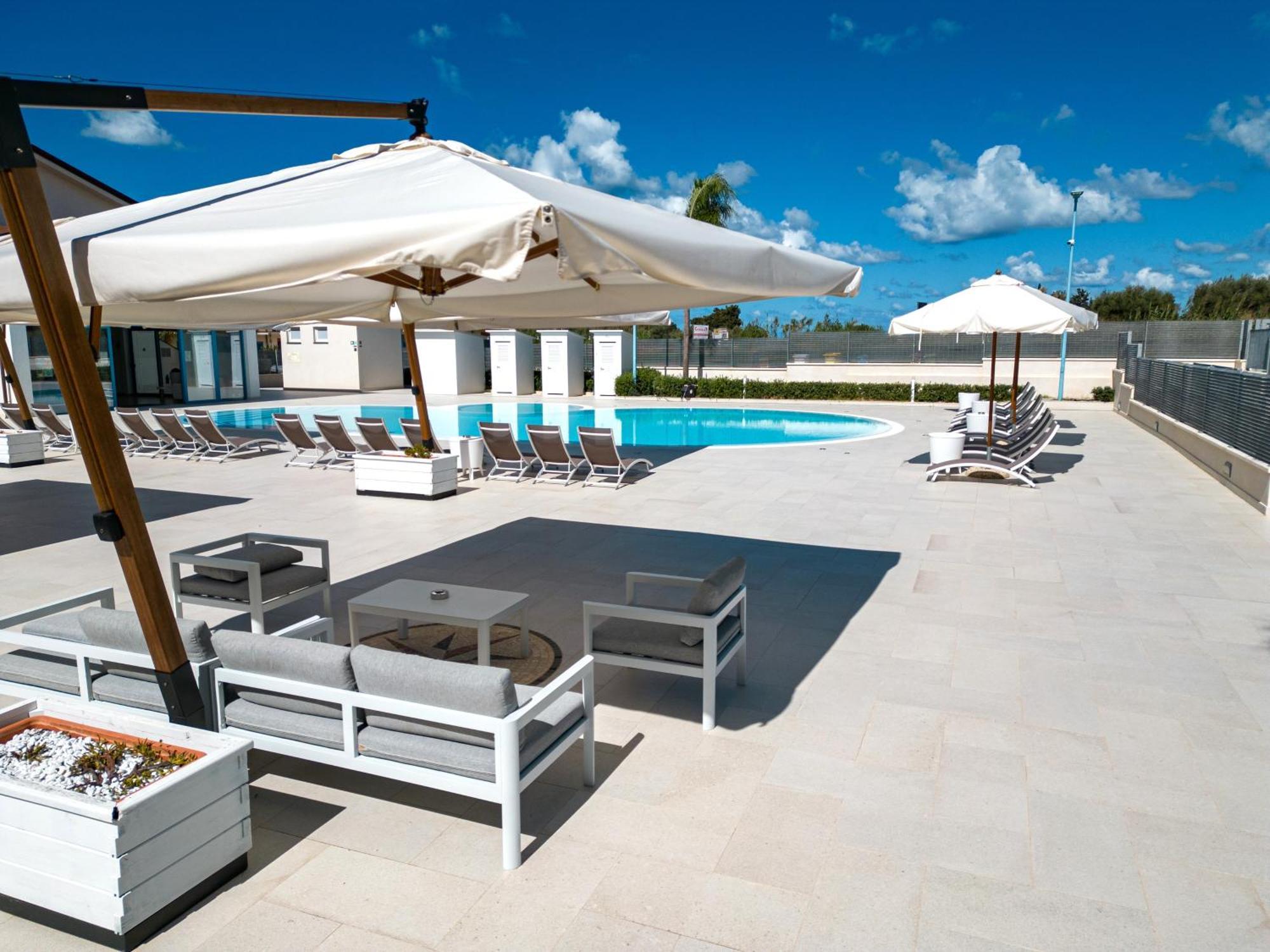 Icaro Residence Apartments With A Beautiful Pool Sant'Agata di Militello Eksteriør billede