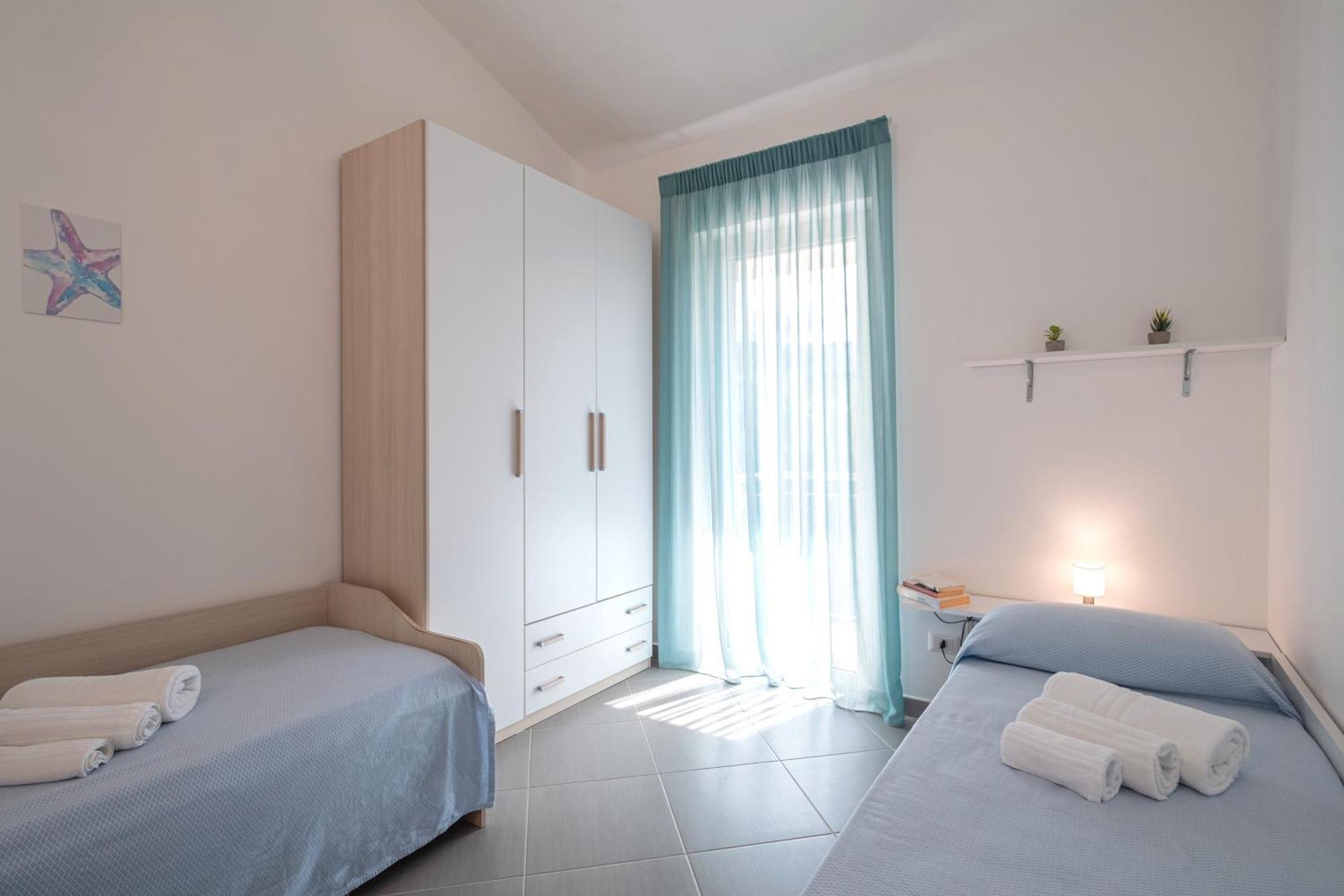 Icaro Residence Apartments With A Beautiful Pool Sant'Agata di Militello Eksteriør billede