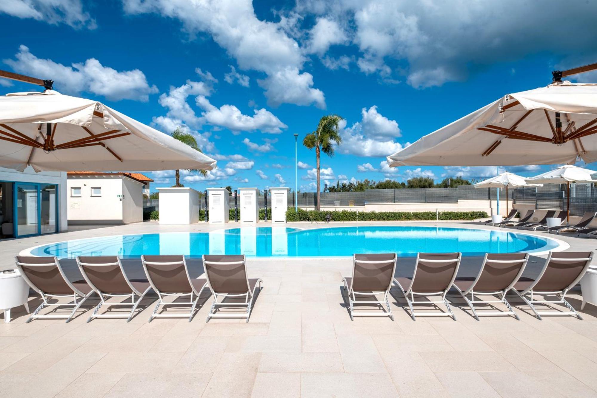 Icaro Residence Apartments With A Beautiful Pool Sant'Agata di Militello Eksteriør billede