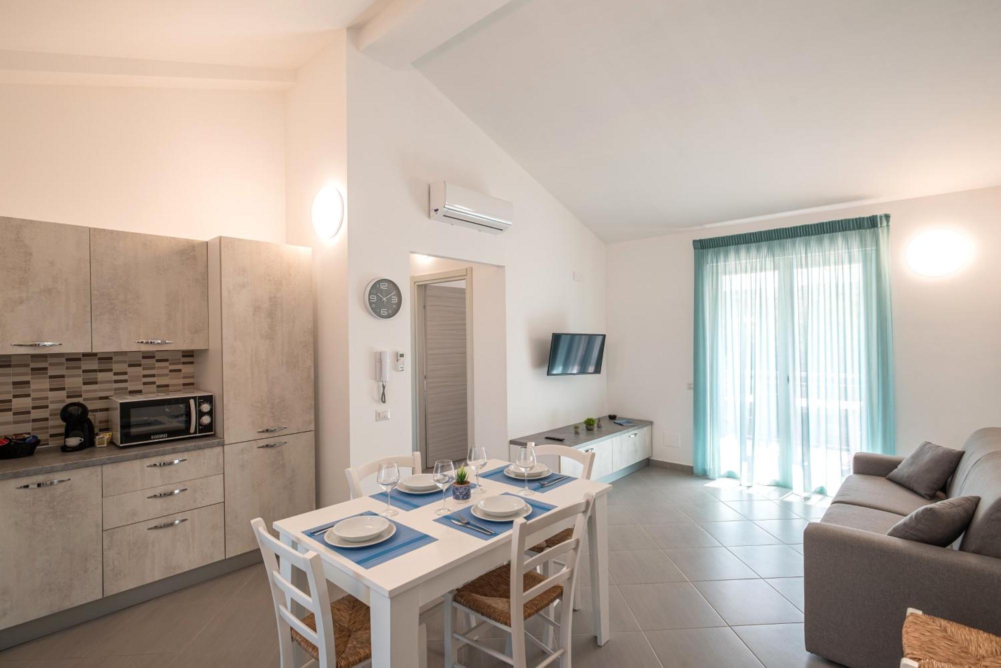 Icaro Residence Apartments With A Beautiful Pool Sant'Agata di Militello Eksteriør billede