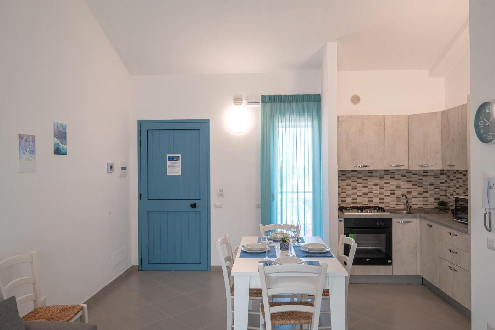 Icaro Residence Apartments With A Beautiful Pool Sant'Agata di Militello Eksteriør billede