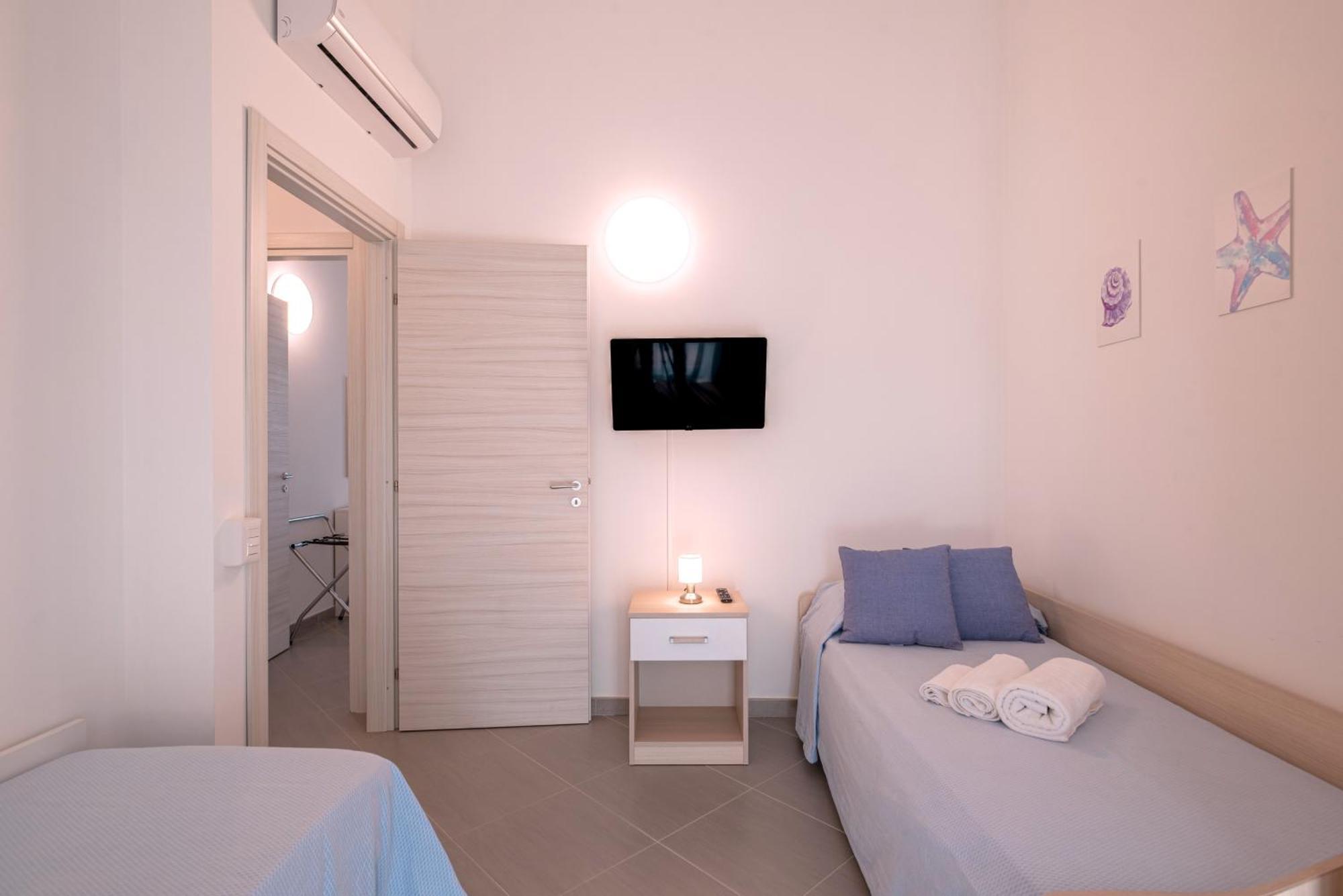 Icaro Residence Apartments With A Beautiful Pool Sant'Agata di Militello Eksteriør billede