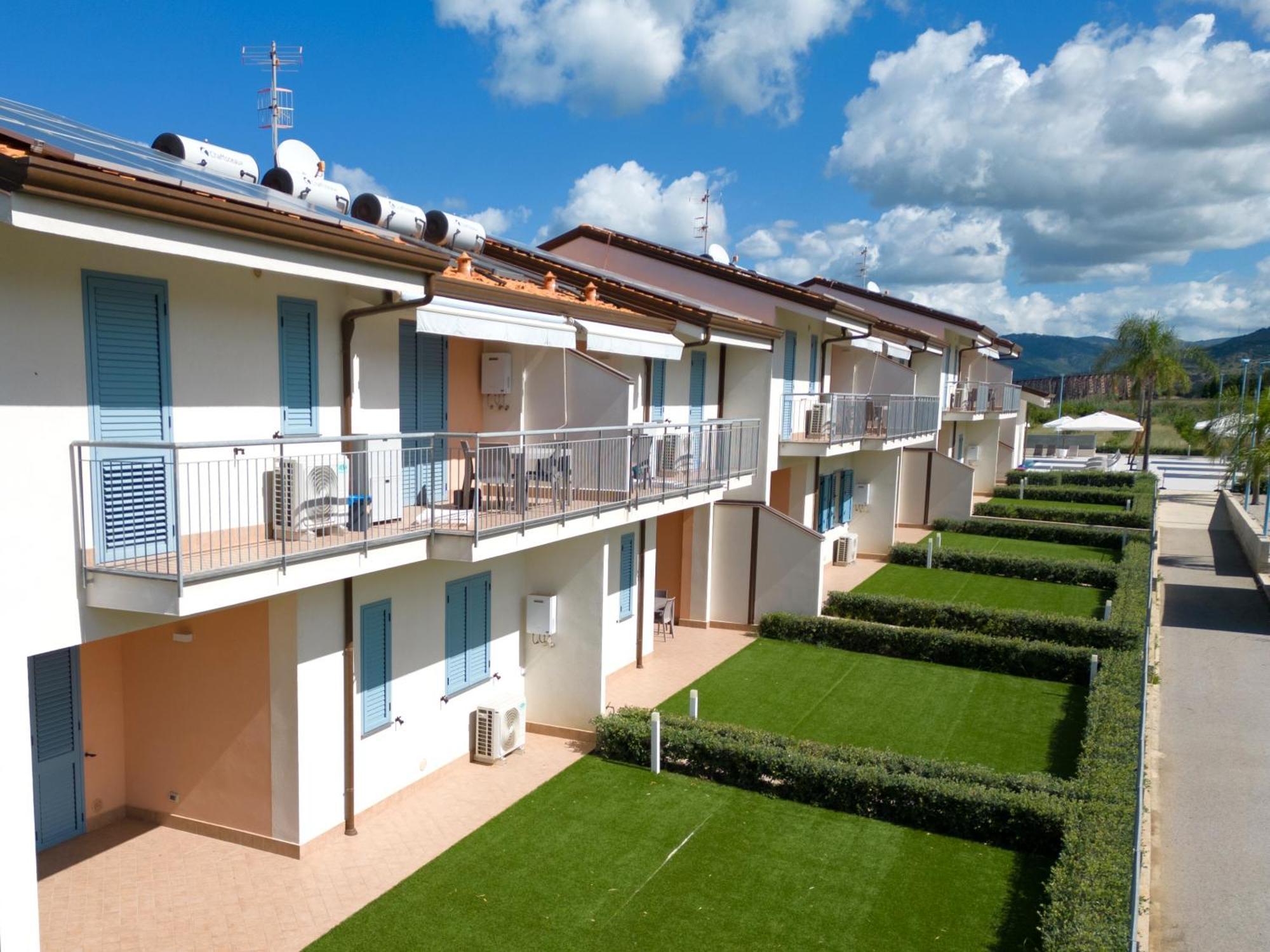 Icaro Residence Apartments With A Beautiful Pool Sant'Agata di Militello Eksteriør billede