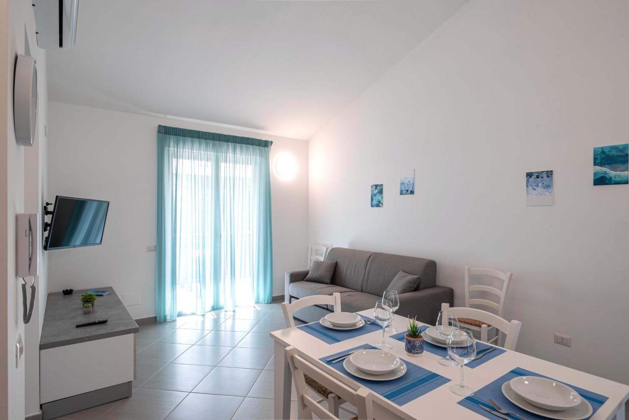 Icaro Residence Apartments With A Beautiful Pool Sant'Agata di Militello Eksteriør billede